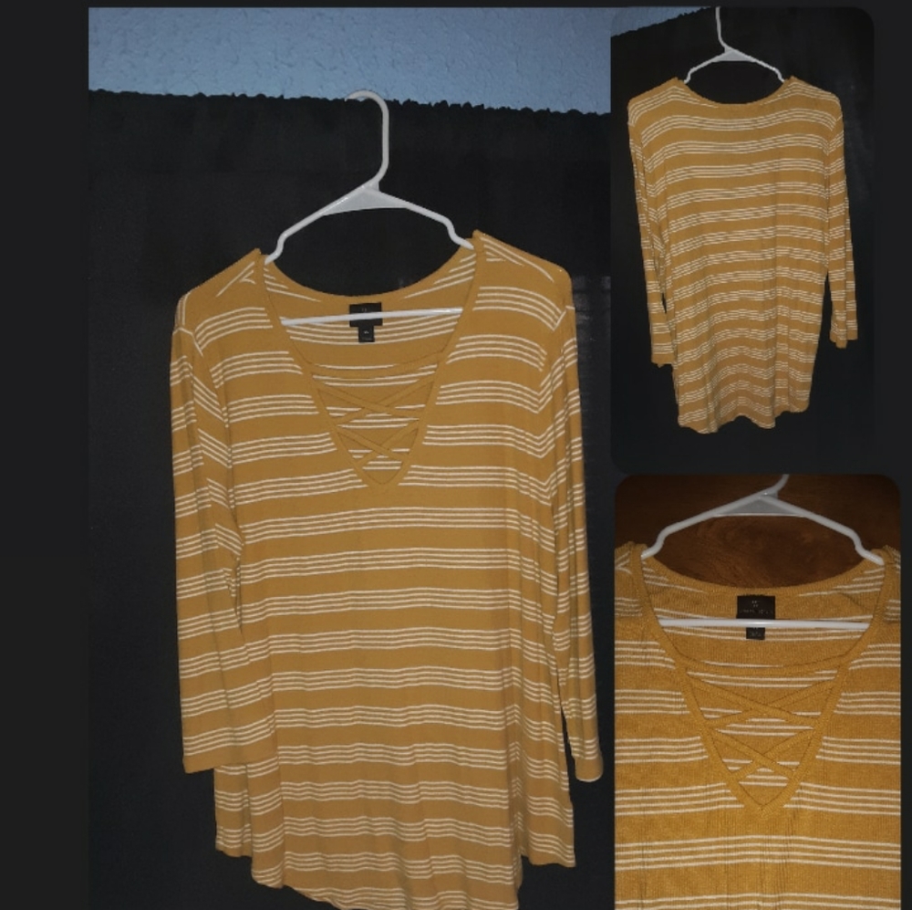 Worthington Striped Low Cut Shirt 💛🤍